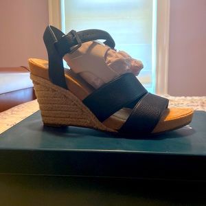 Aerosols Plainfield Espadrilles Black 9.5 Brand New